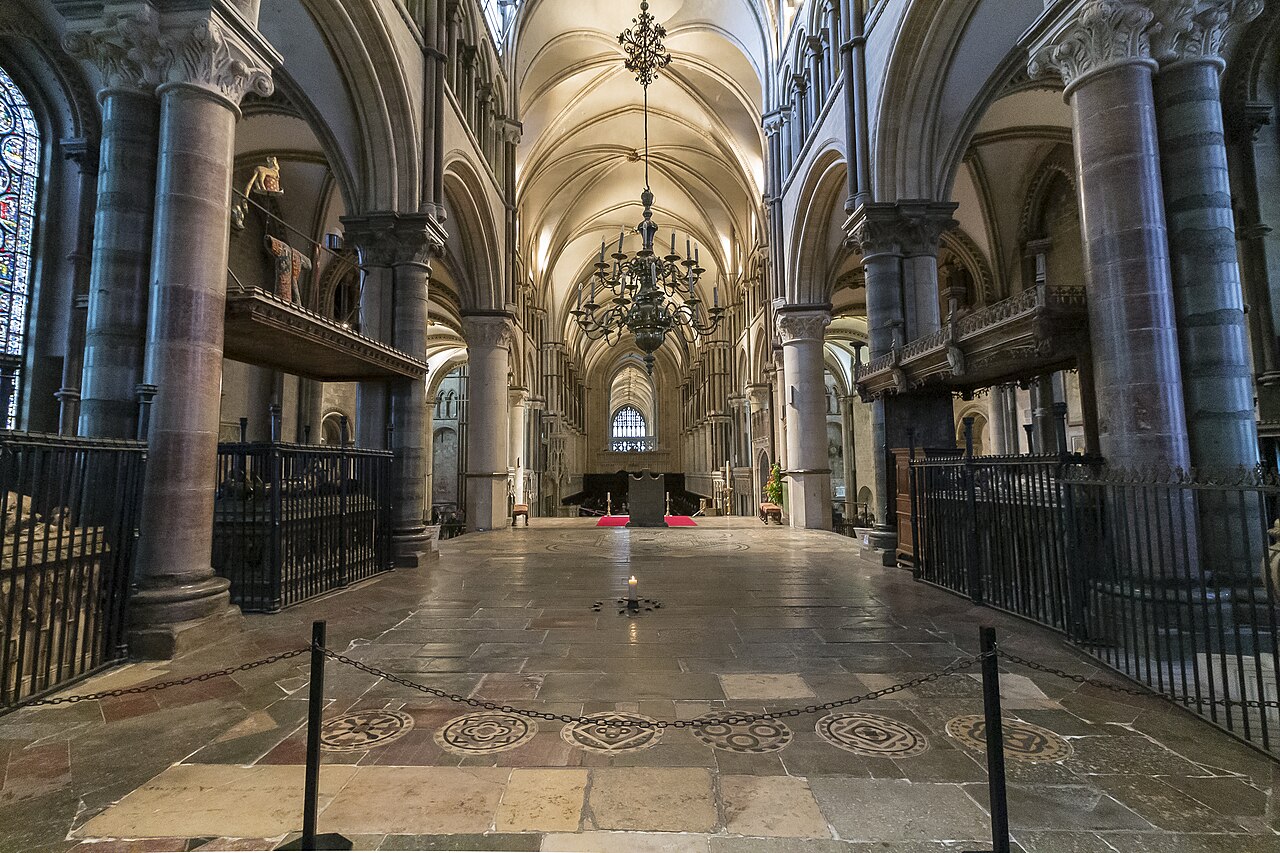 The single candle in the Trinity Chapel marking the site of Becket's destroyed shrine