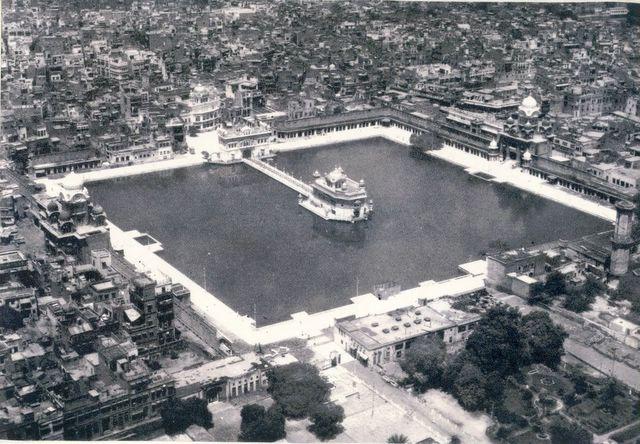 Sri Harmandir Sahib · The Golden Temple, photograph 4