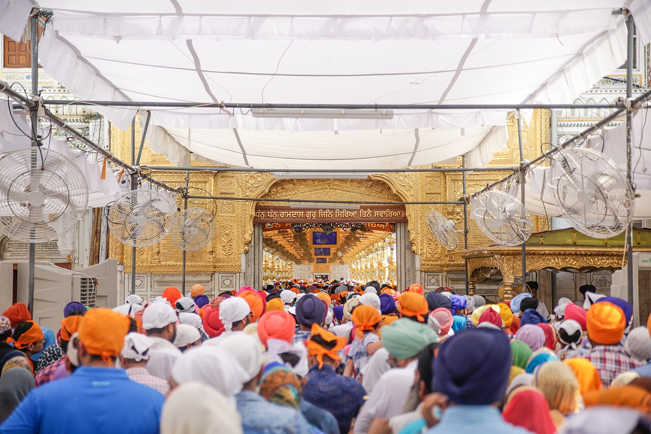 The Darshani Deori, the gateway to the causeway that leads across the sarovar to Sri Harmandir Sahib
