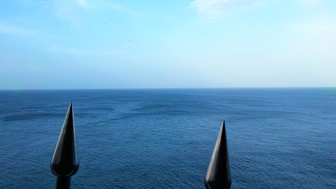 The ocean seen from Her headland at Koneswaram, Trincomalee