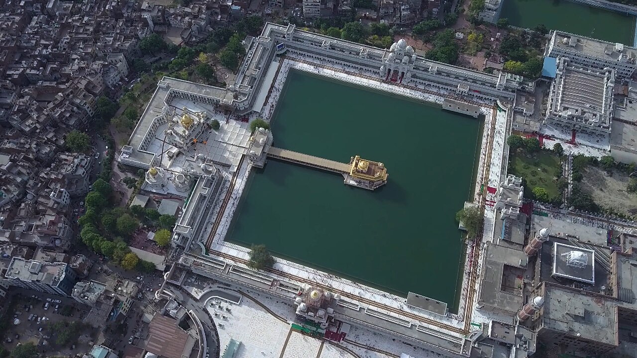 Sri Harmandir Sahib · The Golden Temple, photograph 2