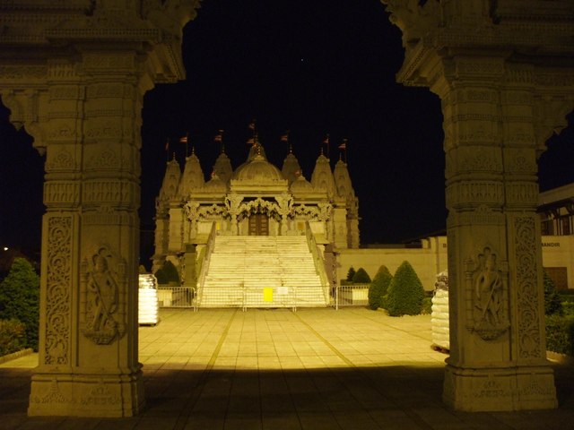 BAPS Shri Swaminarayan Mandir, London, photograph 1
