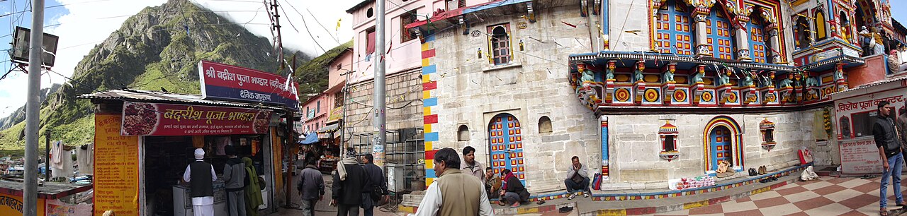 Badrinath Temple, photograph 3