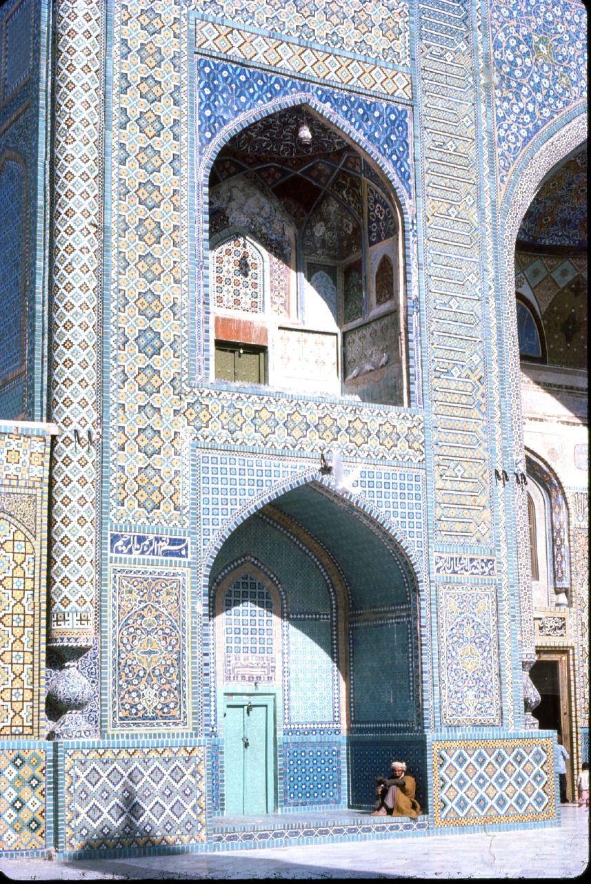 Blue Mosque · Shrine of Hazrat Ali, photograph 1