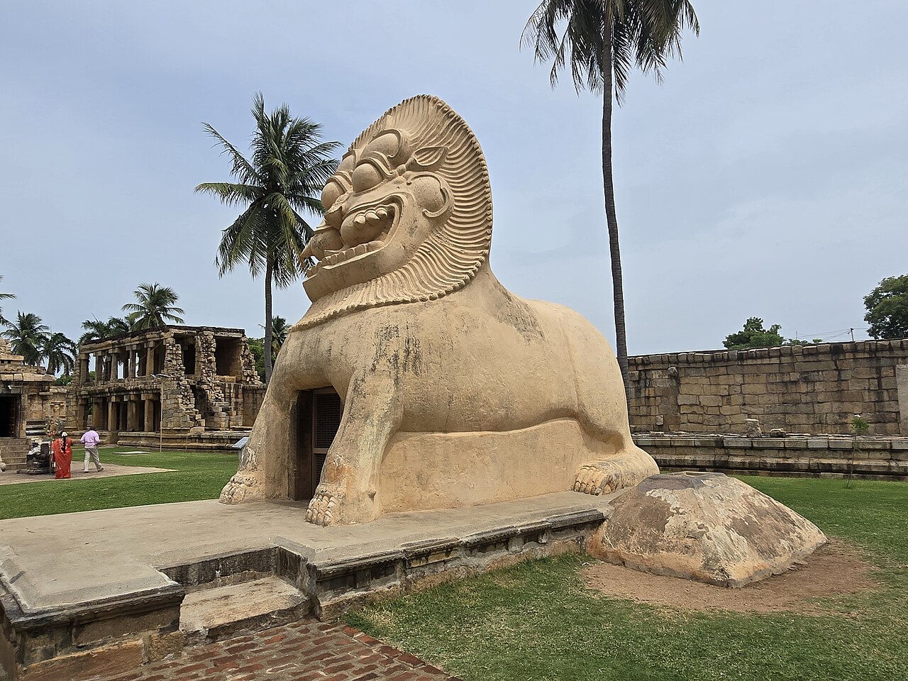 The simhakeni, the lion-shaped entrance of the step well at Gangaikonda Cholapuram